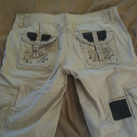 Miss Me khaki Capri's - Picture 6 of 7